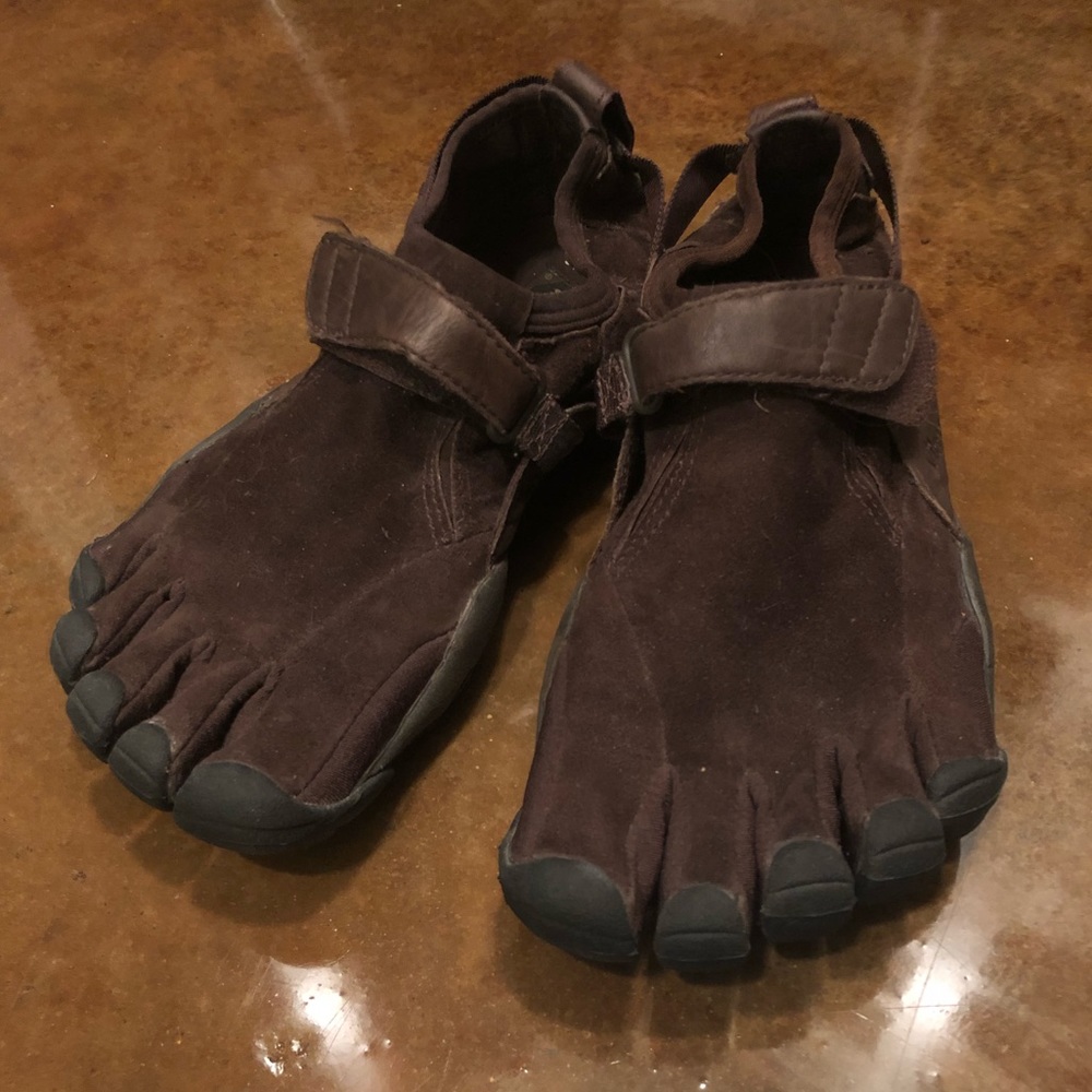 Gently used five finger Vibrams size 39